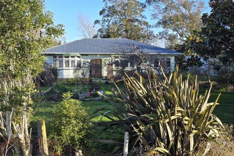Photo of property in 80464 Masterton Road, Woodville, 4999