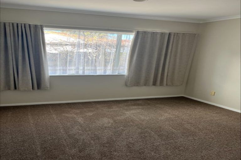 Photo of property in 74 Rosario Crescent, Red Beach, 0932