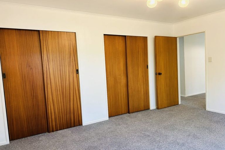 Photo of property in 28 Rewarewa Crescent, Waikanae, 5036