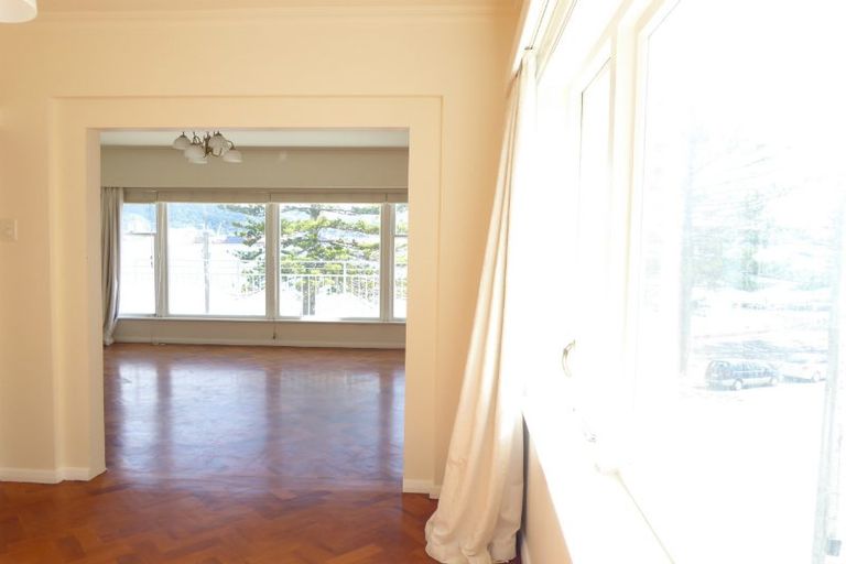 Photo of property in Rehutai Flats, 2/268 Oriental Parade, Oriental Bay, Wellington, 6011