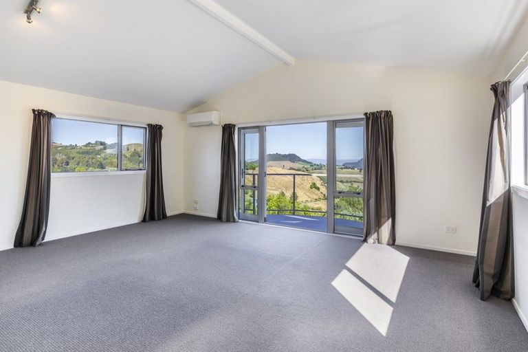 Photo of property in 1 Edge Hill, Acacia Bay, Taupo, 3385