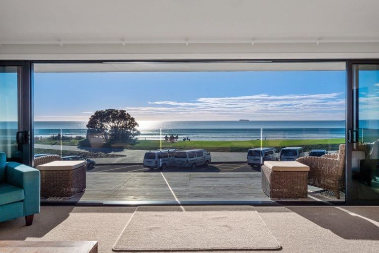 Photo of property in 157 Marine Parade, Mount Maunganui, 3116