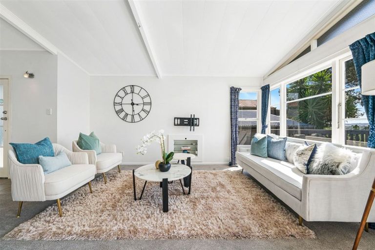 Photo of property in 16 Chorley Avenue, Massey, Auckland, 0614