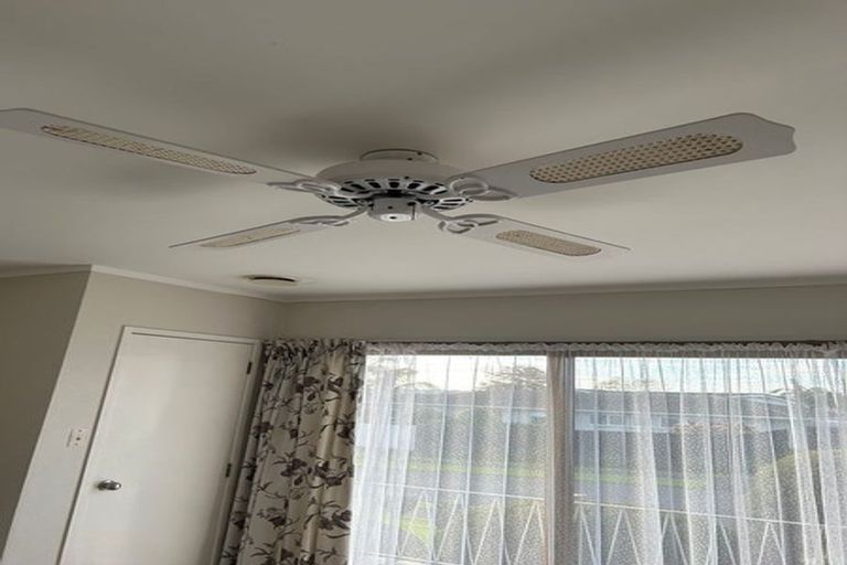 Photo of property in 1/9 Belmere Rise, Farm Cove, Auckland, 2012