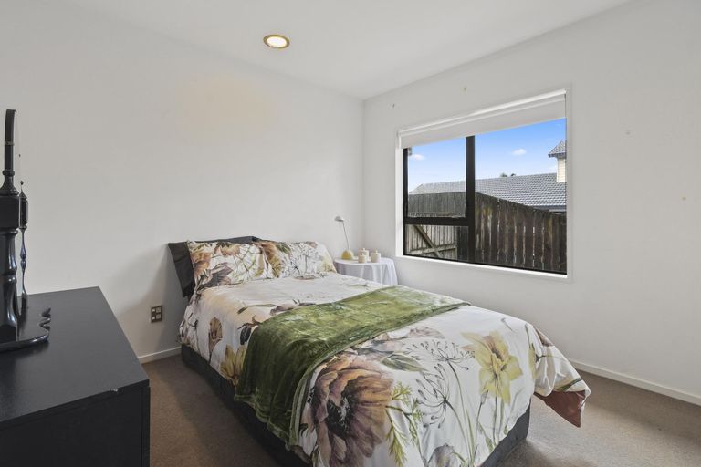 Photo of property in 8 Gigi Place, Conifer Grove, Takanini, 2112