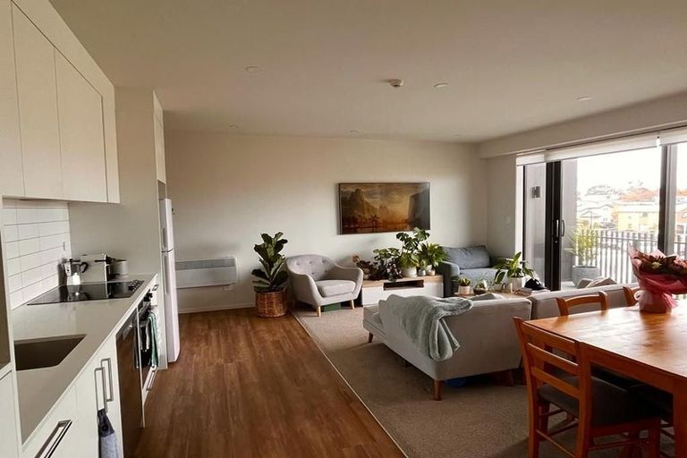 Photo of property in 202/38c Fraser Avenue, Northcote, Auckland, 0627