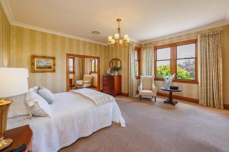 Photo of property in 4 Sierra Court, Roslyn, Palmerston North, 4414