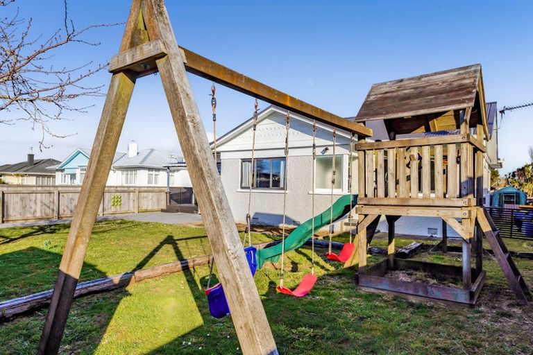 Photo of property in 15 Craig Street, Stratford, 4332