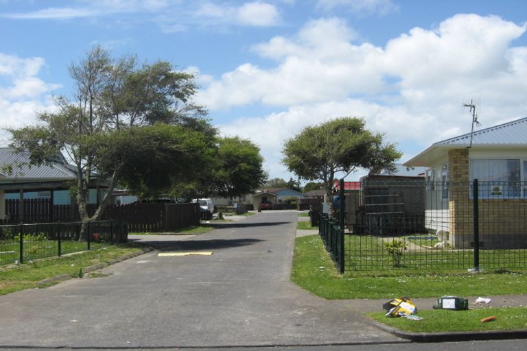 Photo of property in 113 Maplesden Drive, Clendon Park, Auckland, 2103