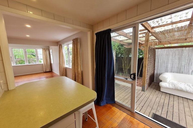 Photo of property in 43 Pitcairn Crescent, Bryndwr, Christchurch, 8053