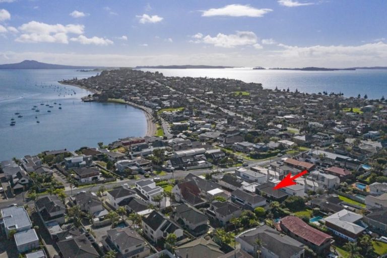 Photo of property in 2/20 Takutai Avenue, Bucklands Beach, Auckland, 2012