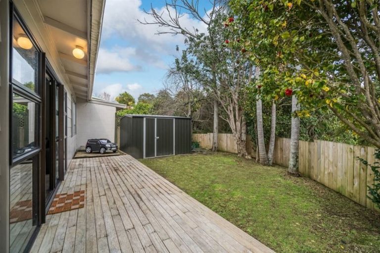 Photo of property in 1/34 Drome View Place, Beach Haven, Auckland, 0626