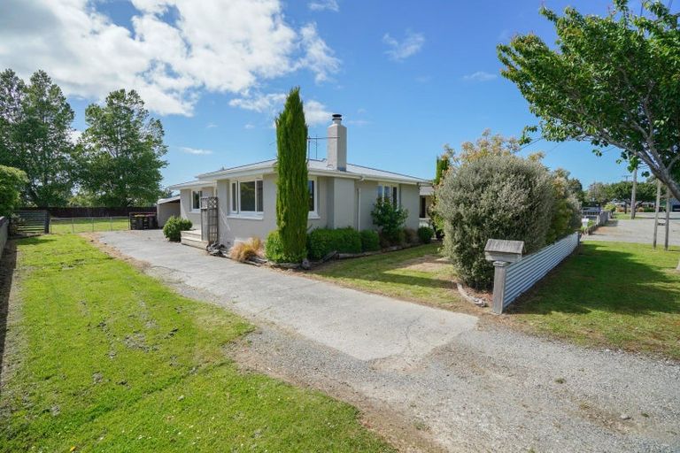 Photo of property in 15 Park Street, Winton, 9720