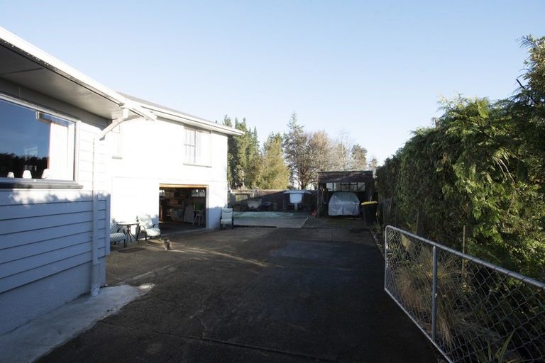 Photo of property in 64 Great North Road, Winton, 9720