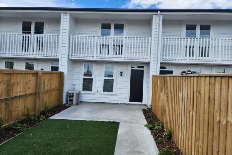 Photo of property in 4/40 New Brighton Road, Shirley, Christchurch, 8061