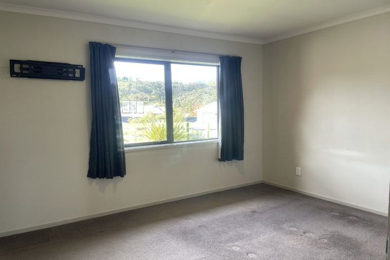 Photo of property in 78 Sunstone Crescent, Timberlea, Upper Hutt, 5018