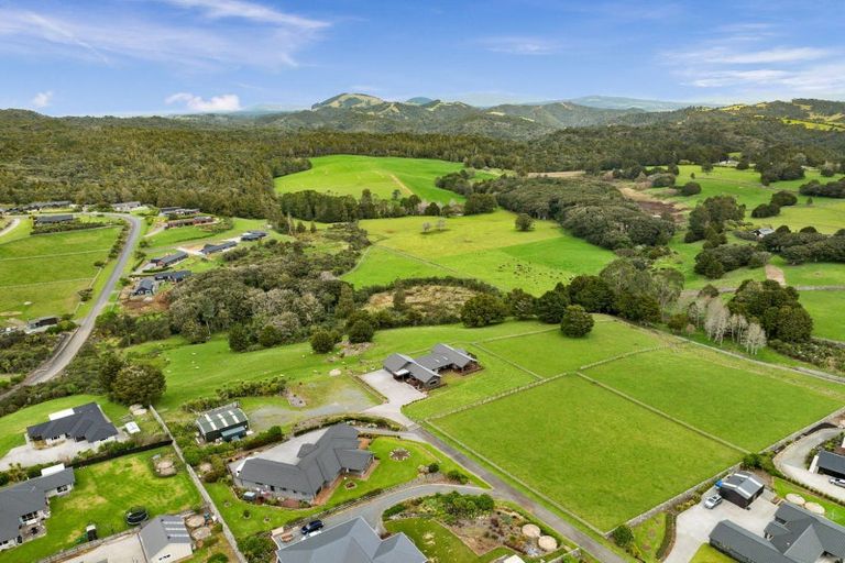 Photo of property in 13 Capstone Place, Te Kamo, Kamo, 0185