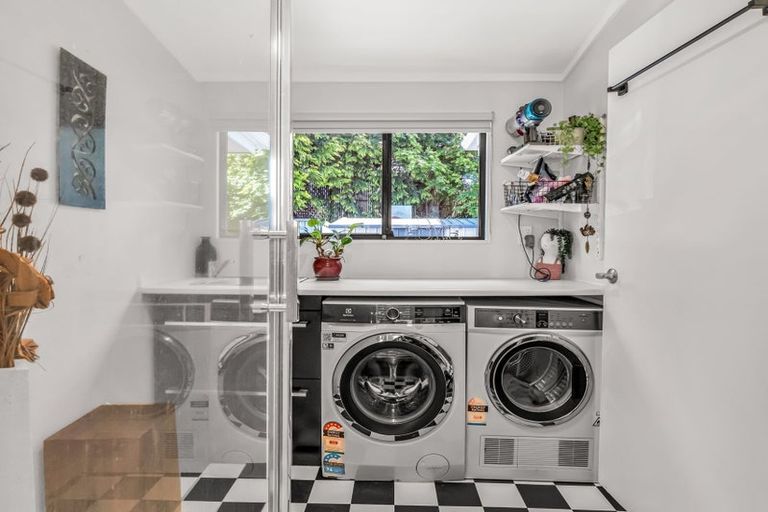 Photo of property in 2c Saint Leonard Street, Saint Johns Hill, Whanganui, 4501