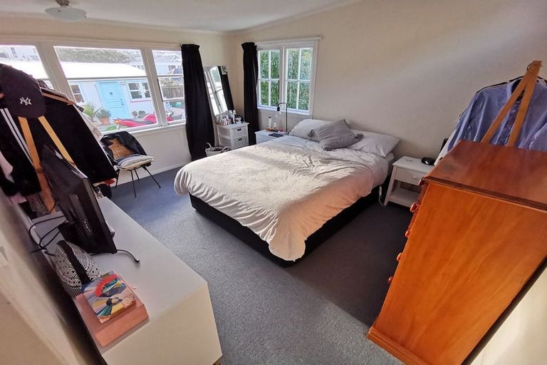 Photo of property in 71 Pirie Street, Mount Victoria, Wellington, 6011