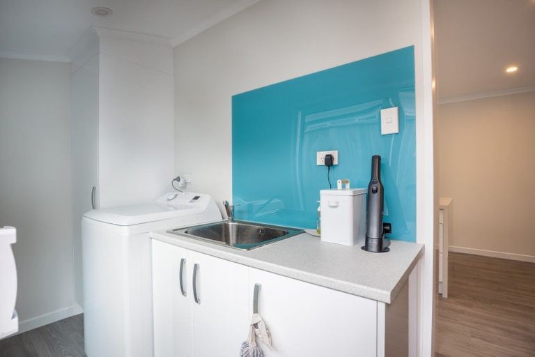 Photo of property in 8 York Crescent, Westown, New Plymouth, 4310