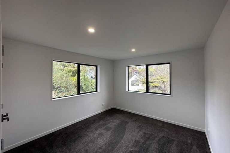 Photo of property in 8b Lynn Road, Bayview, Auckland, 0629