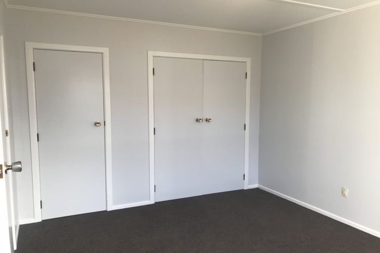 Photo of property in 11a Oswald Crescent, Paparangi, Wellington, 6037