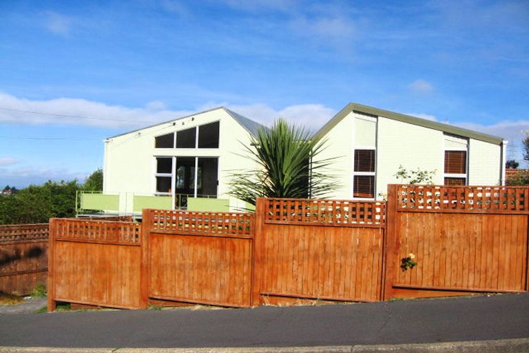 Photo of property in 5 Larkins Street, Helensburgh, Dunedin, 9010
