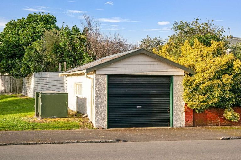 Photo of property in 28 Carlton Avenue, Gonville, Whanganui, 4501