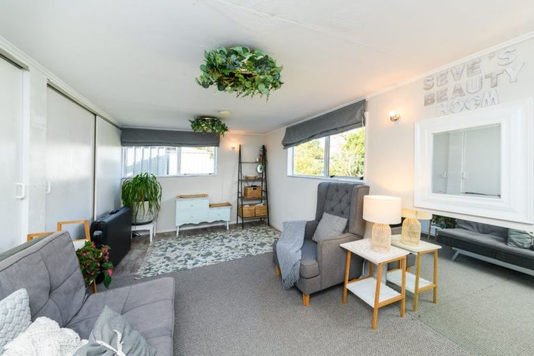 Photo of property in 91 Apollo Parade, Milson, Palmerston North, 4414