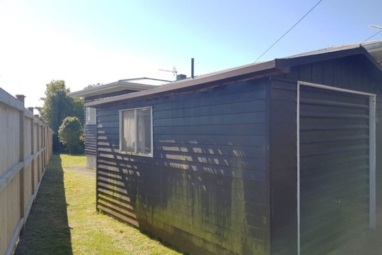 Photo of property in 71 Shakespeare Road, Milford, Auckland, 0620
