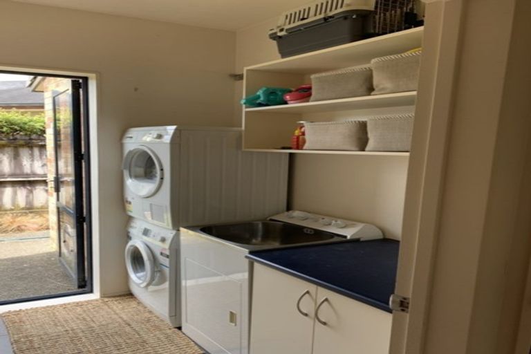 Photo of property in 34 Riverstone Road, Te Atatu Peninsula, Auckland, 0610