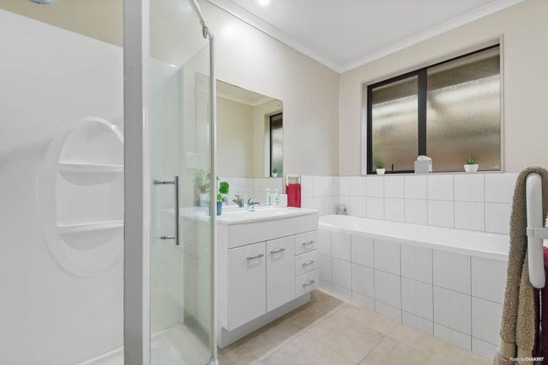 Photo of property in 17 Durbin Court, Greenhithe, Auckland, 0632