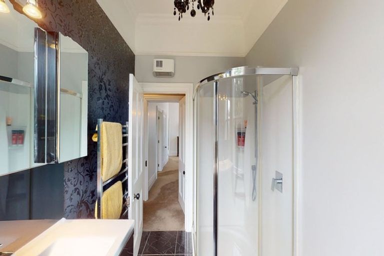 Photo of property in 37 Grove Road, Kelburn, Wellington, 6012