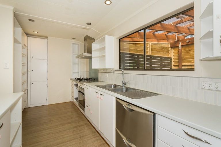 Photo of property in 1/62 Stapleford Crescent, Browns Bay, Auckland, 0630