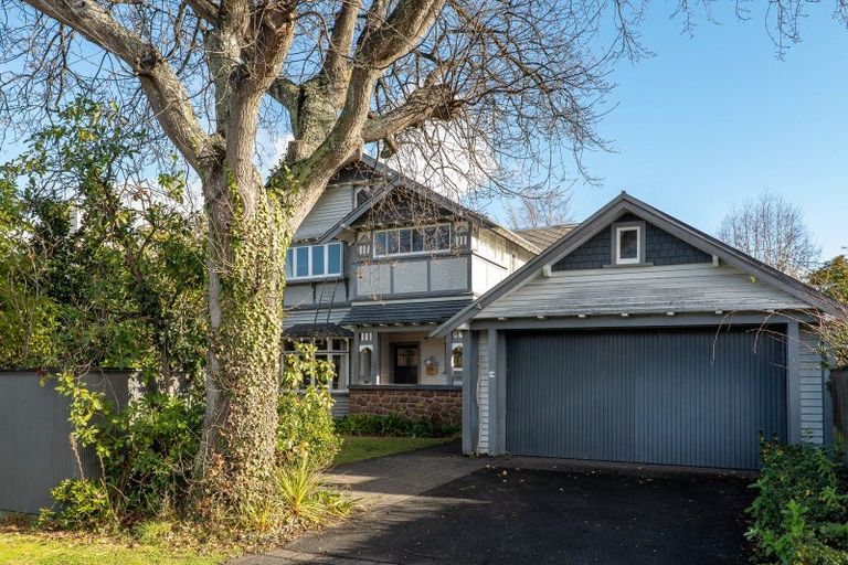 Photo of property in 39 Jacksons Road, Merivale, Christchurch, 8014