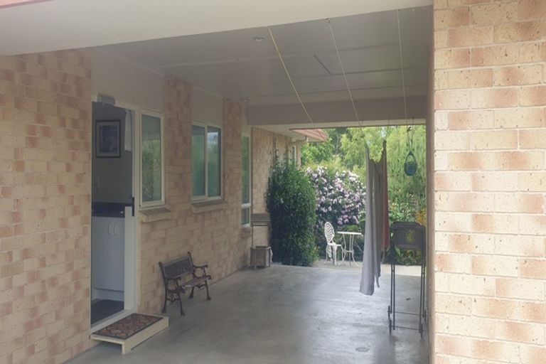 Photo of property in 21 Awaroa Stream Drive, Waiuku, 2123