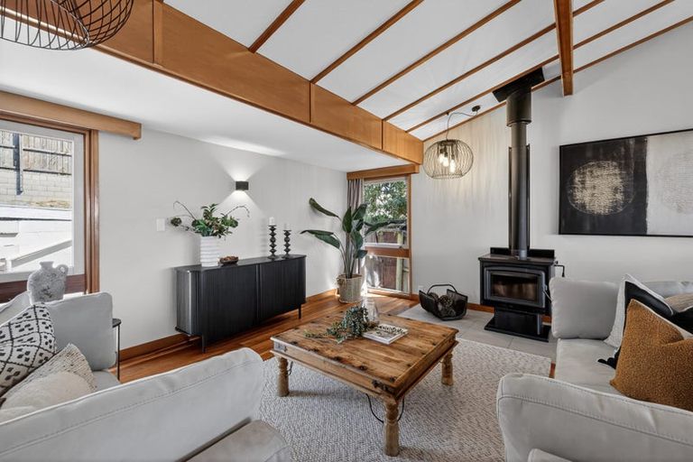 Photo of property in 1 Dyers Pass Road, Cashmere, Christchurch, 8022