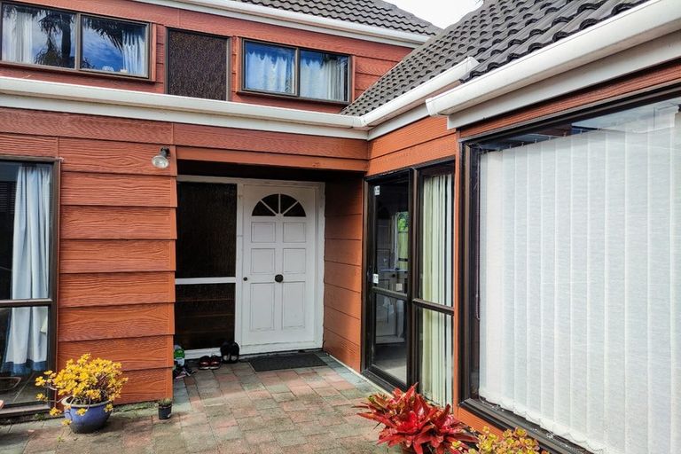 Photo of property in 1/268 Forrest Hill Road, Forrest Hill, Auckland, 0620