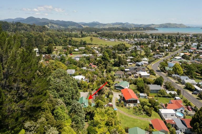 Photo of property in 80 Oxford Terrace, Coromandel, 3506