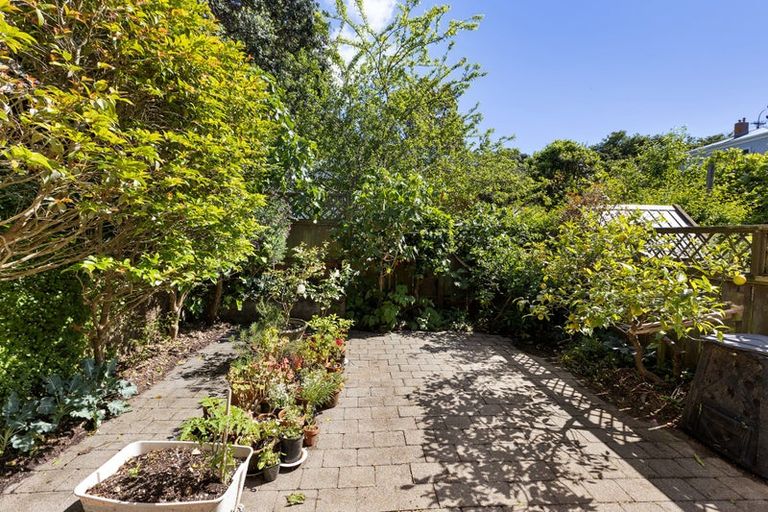 Photo of property in 70 Te Wharepouri Street, Berhampore, Wellington, 6023