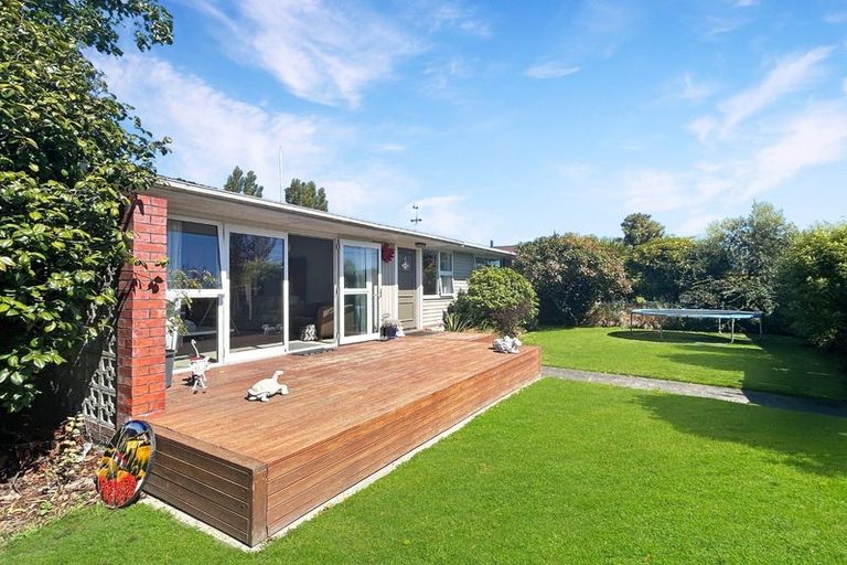 Photo of property in 96 Daniels Road, Redwood, Christchurch, 8051