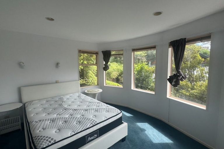 Photo of property in 2/823 East Coast Road, Northcross, Auckland, 0630