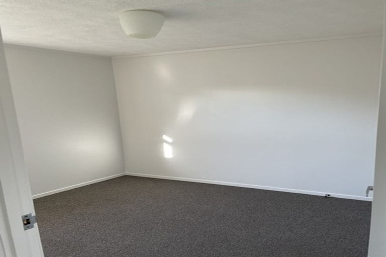 Photo of property in 1/8 Waikaremoana Place, Pakuranga Heights, Auckland, 2010