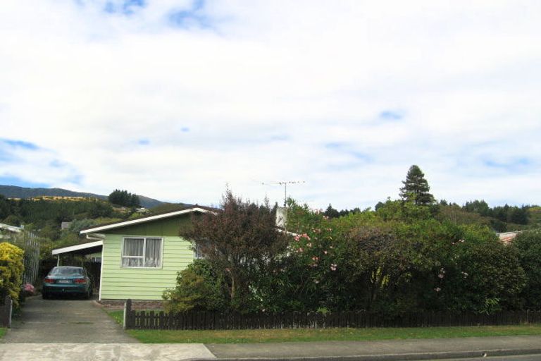 Photo of property in 66 Oregon Drive, Maoribank, Upper Hutt, 5018