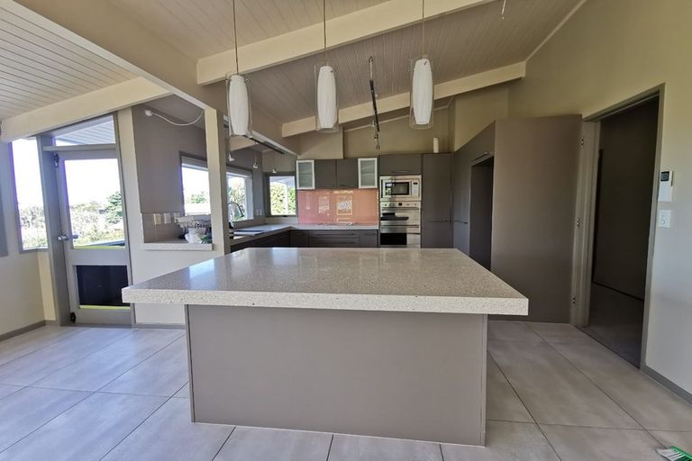 Photo of property in 9 Chevron Place, Castor Bay, Auckland, 0620