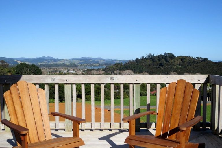 Photo of property in 209 Bellville Drive, Coromandel, 3506