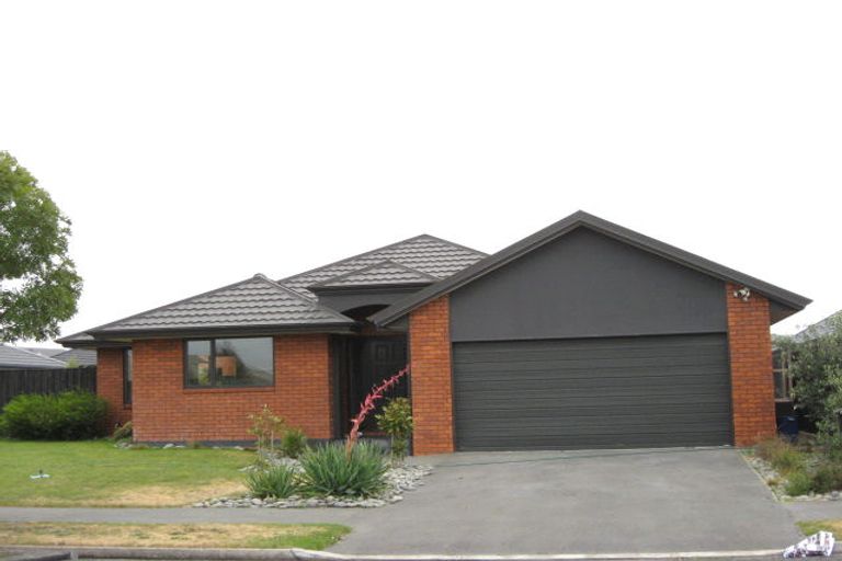 Photo of property in 39 Amoka Crescent, Parklands, Christchurch, 8083