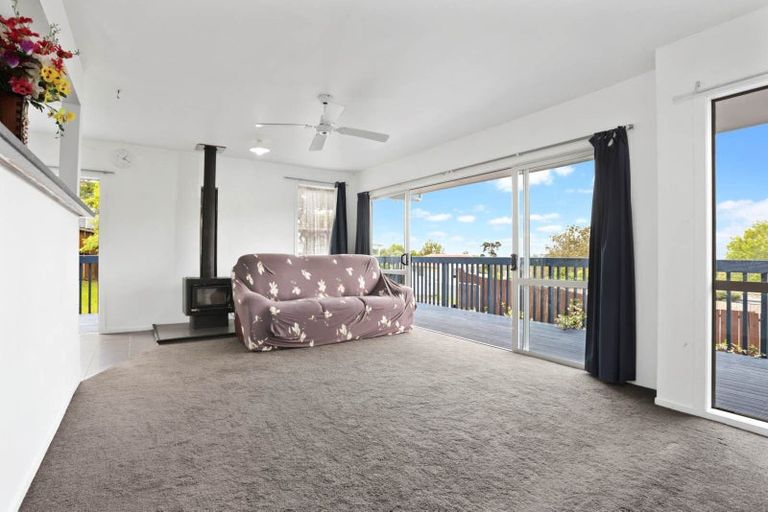 Photo of property in 25 Keegan Drive, Massey, Auckland, 0614