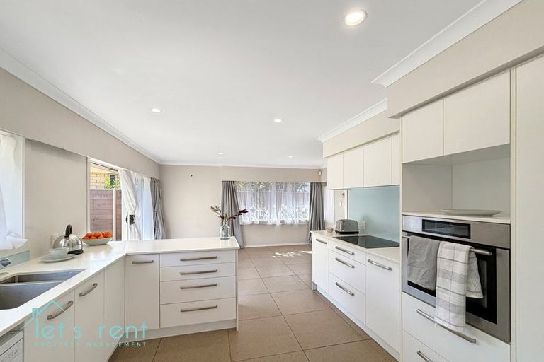 Photo of property in 8 Coulthard Terrace, Opaheke, Papakura, 2113