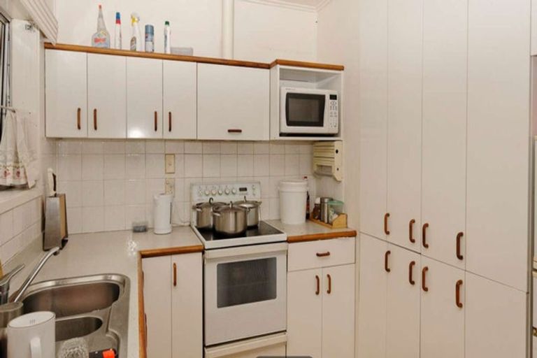 Photo of property in 4 Takapu Street, Henderson, Auckland, 0612